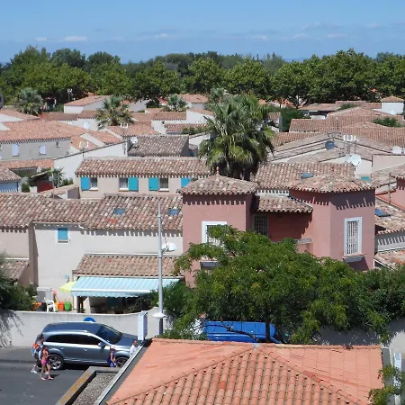 Rue Raffanel 1 * Agde